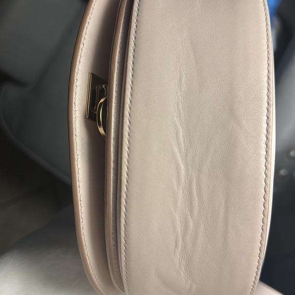 Salvatore Ferragamo light pink/cream bag - Picture 8 of 10